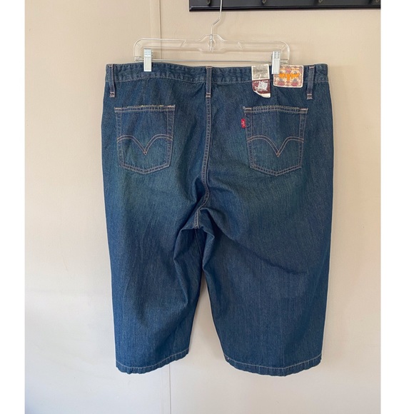 NWT Levi’s Cropped Wide Leg Jeans Size 22 - Picture 2 of 3